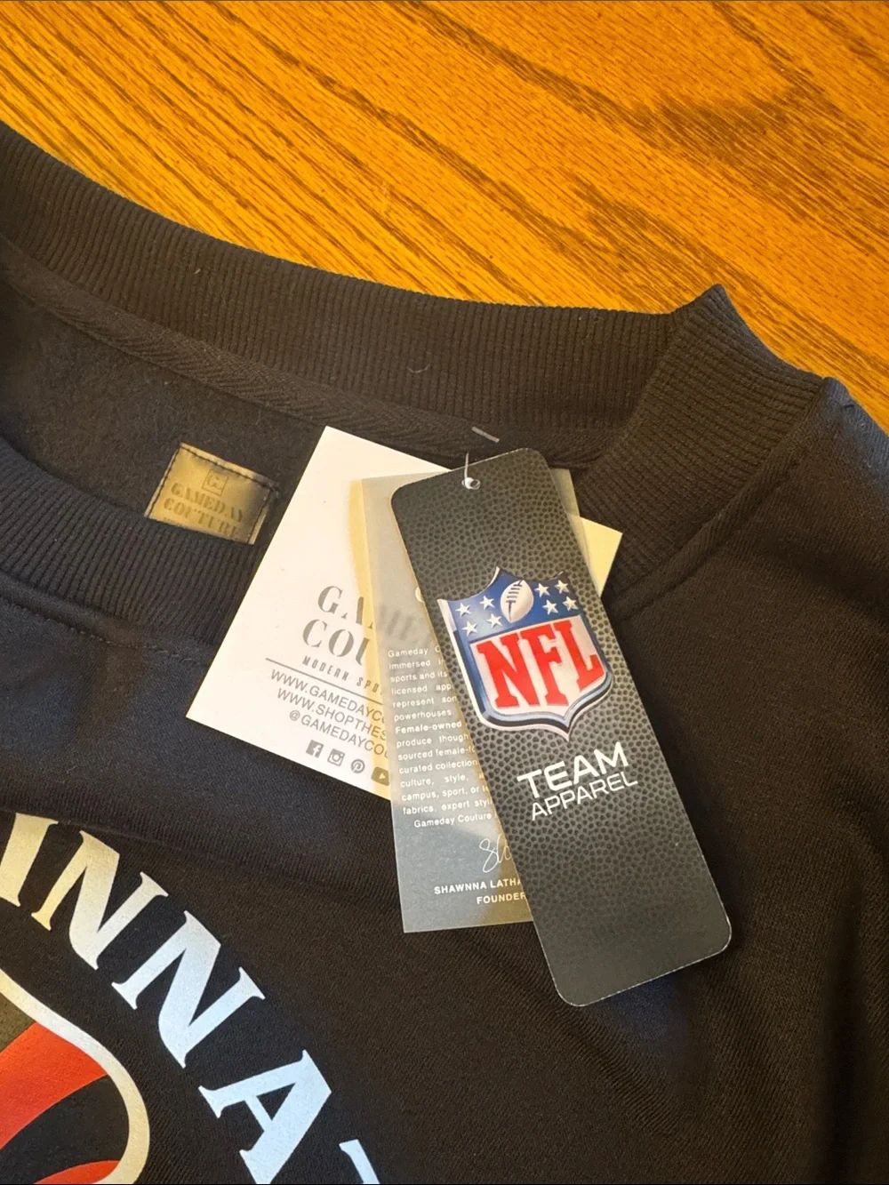 Cincinnati Bengals Black Crewneck Sweatshirt - Official NFL Team Sweater